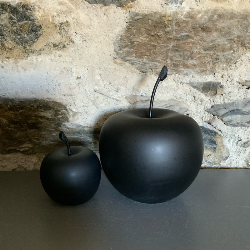 Large Apple MATTE BLACK